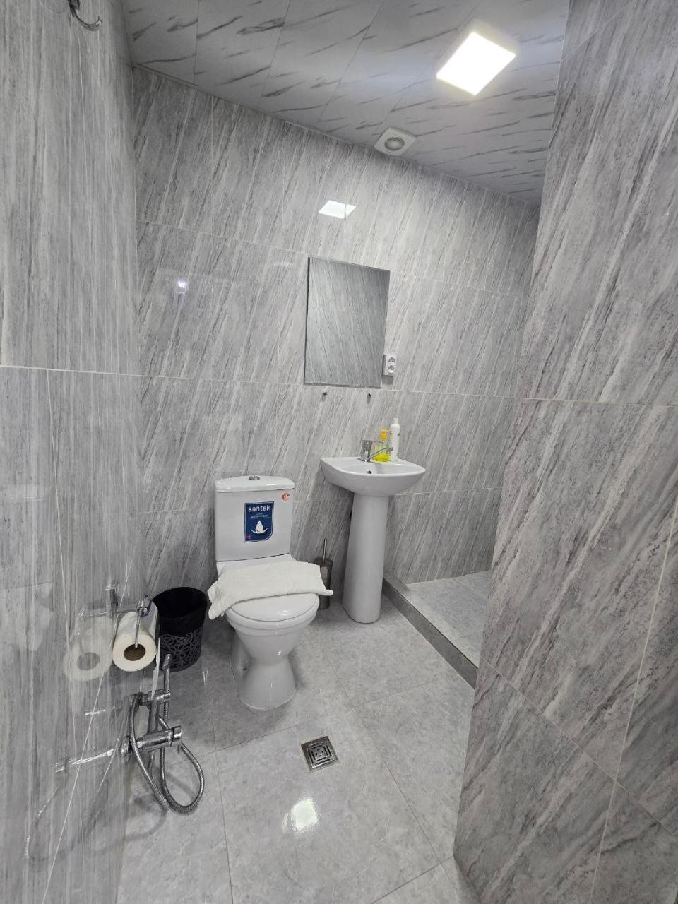 Guesto Hostel Ташкент Екстер'єр фото