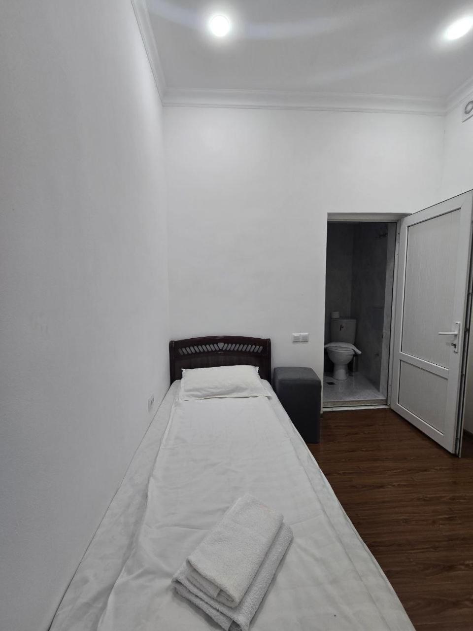 Guesto Hostel Ташкент Екстер'єр фото