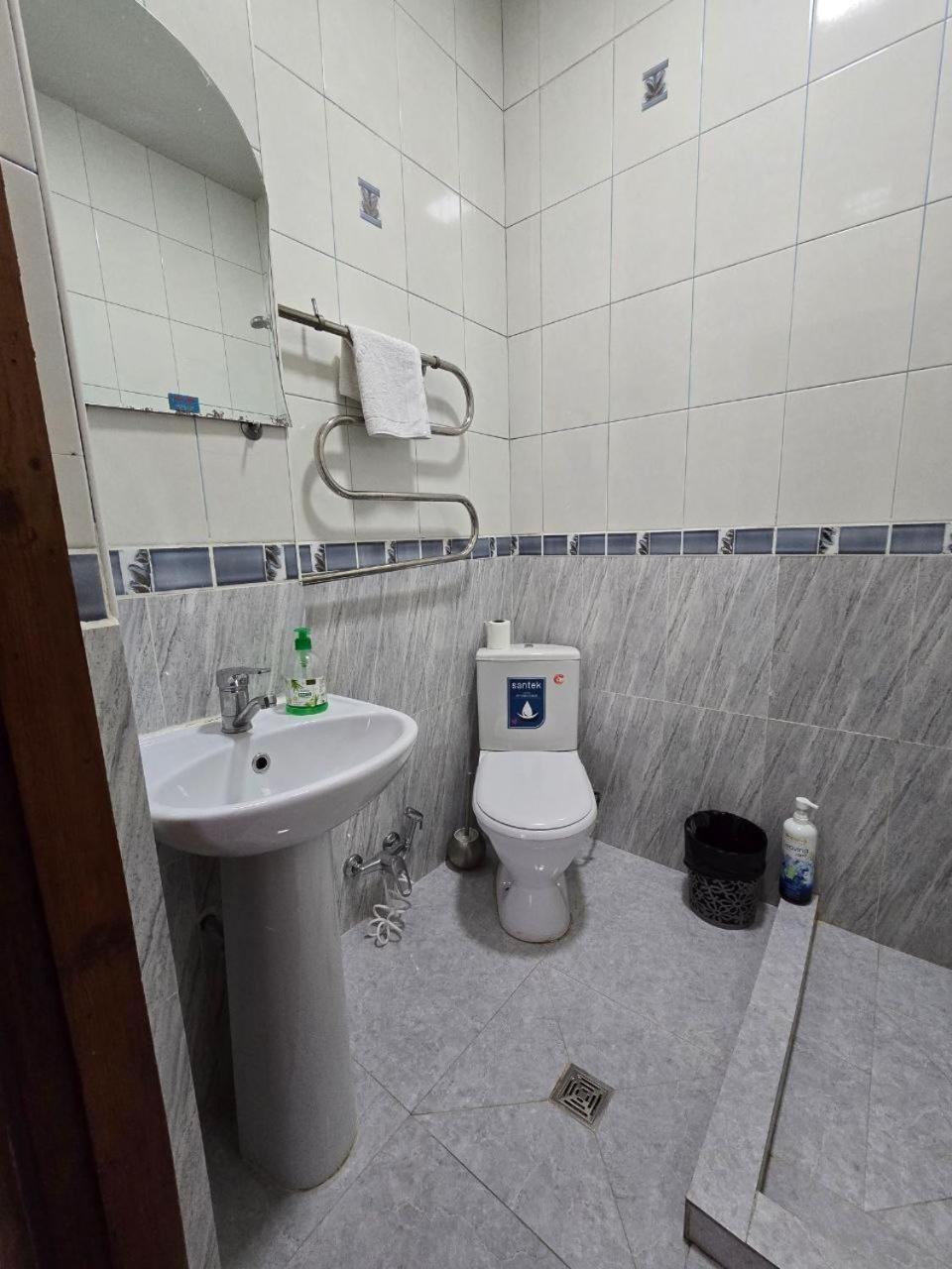 Guesto Hostel Ташкент Екстер'єр фото